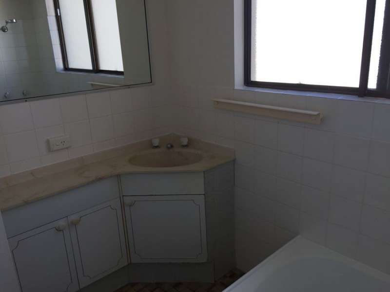 14 14 Queensland Avenue, Broadbeach QLD 4218