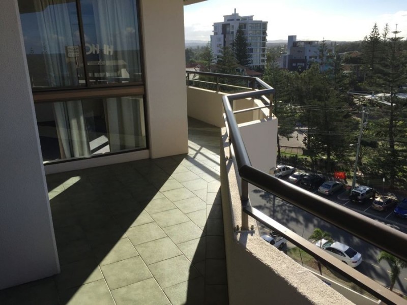 14 14 Queensland Avenue, Broadbeach QLD 4218