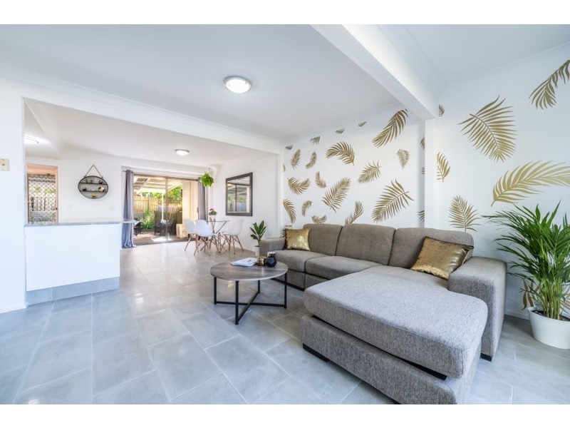 10/71 Olsen Av, Labrador QLD 4215