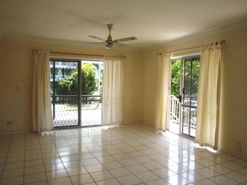 4 16 Anne Avenue, Broadbeach QLD 4218
