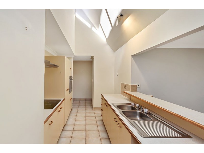 42/172 Barrier Reef Drive, Mermaid Waters QLD 4218