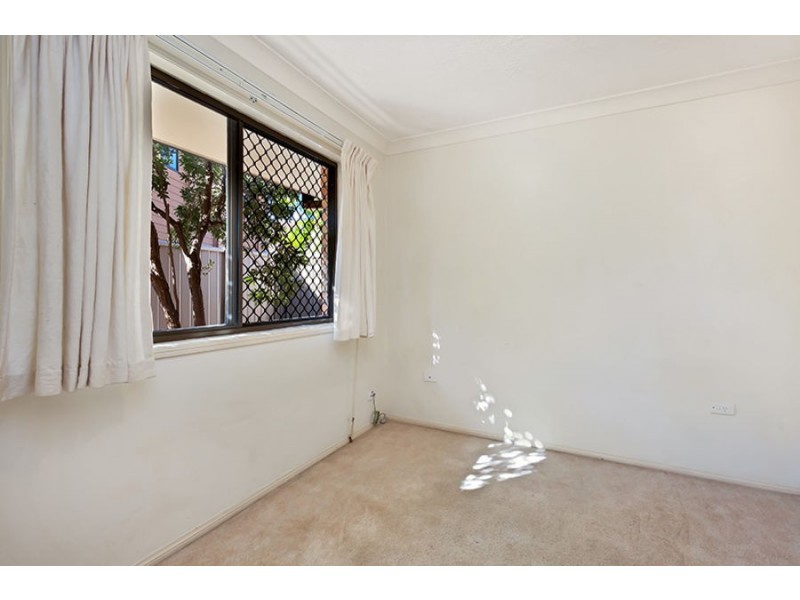 42/172 Barrier Reef Drive, Mermaid Waters QLD 4218