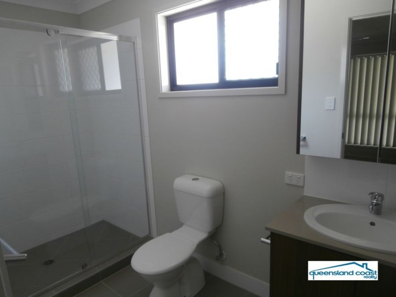 4 Meander Cir, Holmview QLD 4207