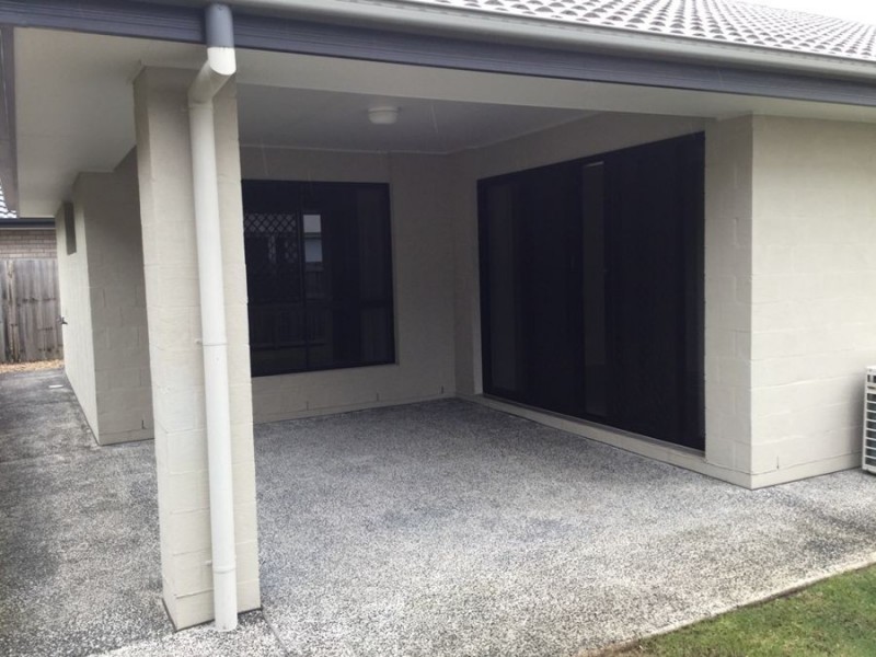 4 Meander Cir, Holmview QLD 4207