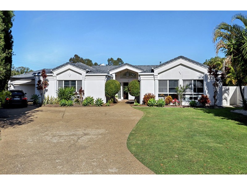 7 Cutwater Close, Clear Island Waters QLD 4226