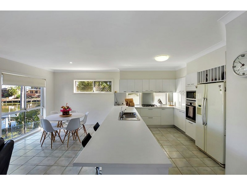 7 Cutwater Close, Clear Island Waters QLD 4226