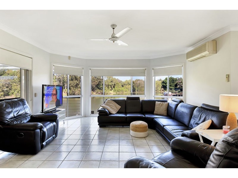 7 Cutwater Close, Clear Island Waters QLD 4226