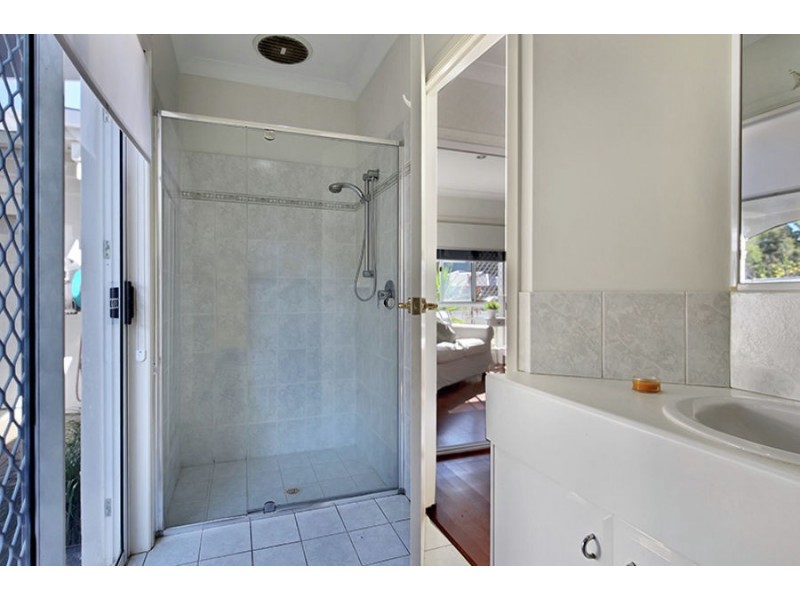 7 Cutwater Close, Clear Island Waters QLD 4226