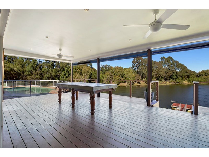 7 Cutwater Close, Clear Island Waters QLD 4226