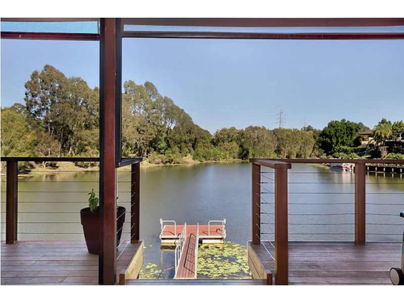 7 Cutwater Close, Clear Island Waters QLD 4226