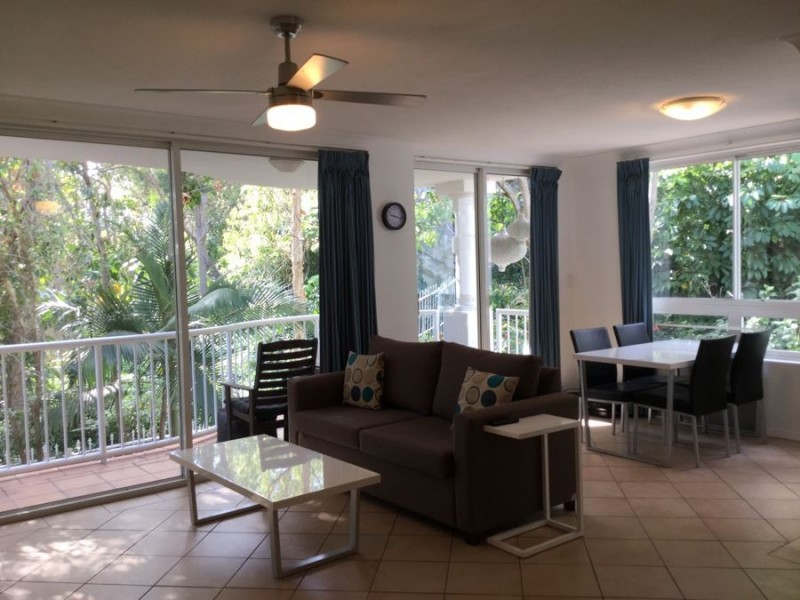 13/28 Chairlift Avenue “Santorini by the Sea”, Mermaid Beach QLD 4218