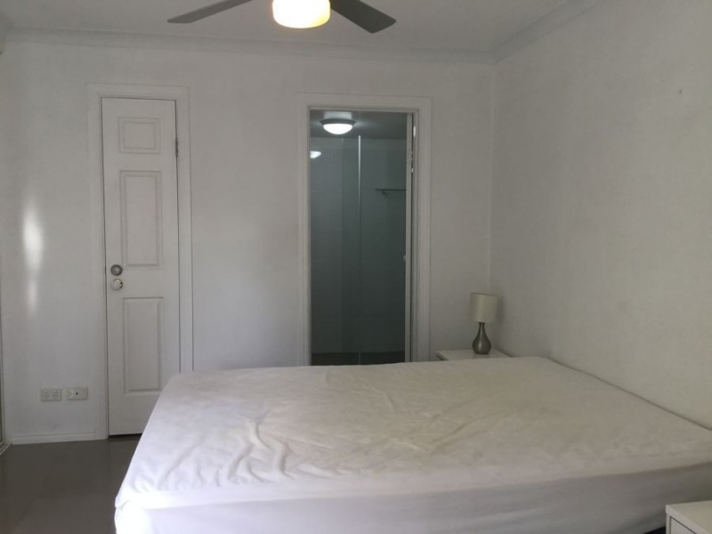 13/28 Chairlift Avenue “Santorini by the Sea”, Mermaid Beach QLD 4218
