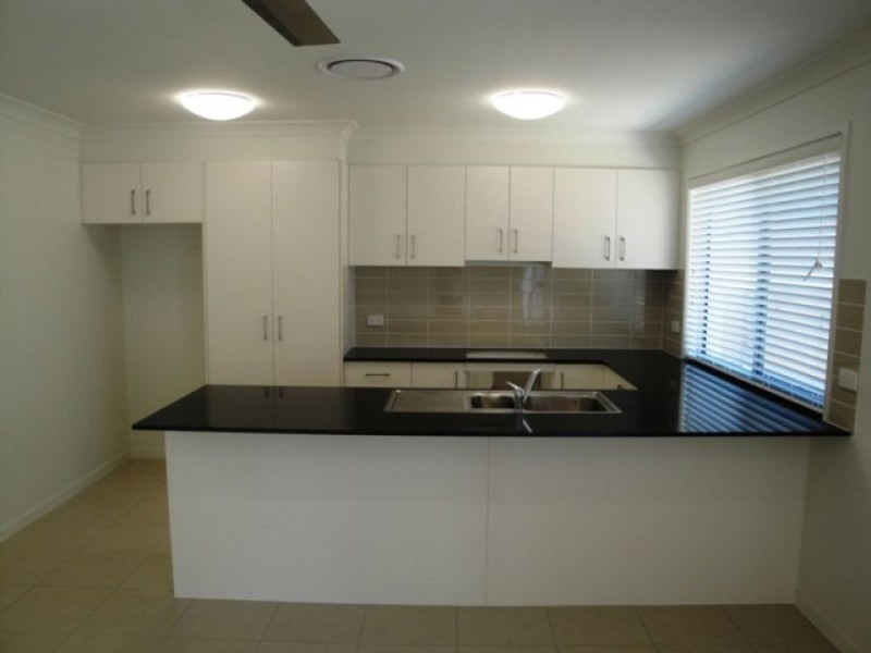 4/119 Eugaree St, Southport QLD 4215