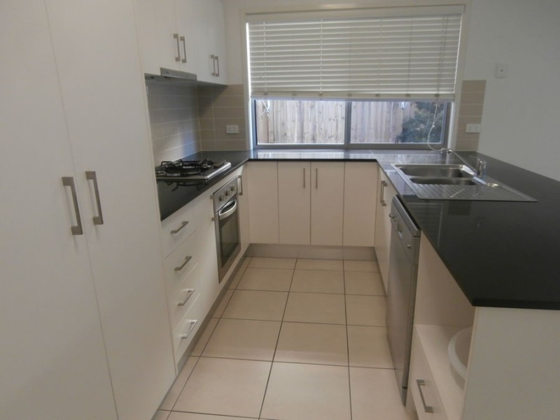 4/119 Eugaree St, Southport QLD 4215