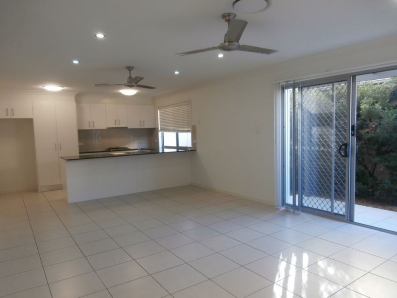 4/119 Eugaree St, Southport QLD 4215
