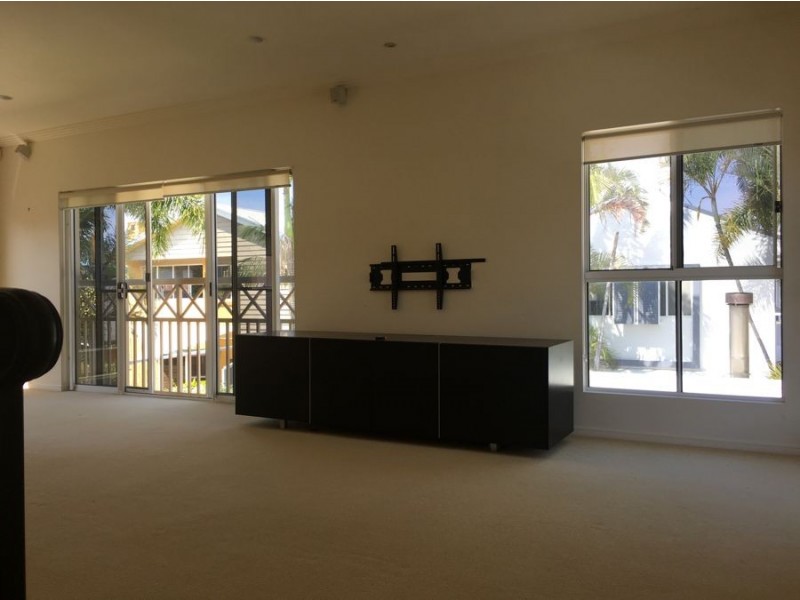 11 Lavarack Road, Mermaid Beach QLD 4218