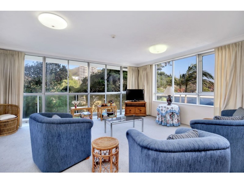 2A/52 Goodwin Terrace, Burleigh Heads QLD 4220