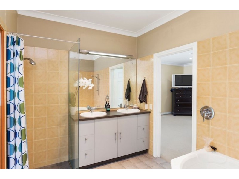 22 Oak Street, Nerang QLD 4211