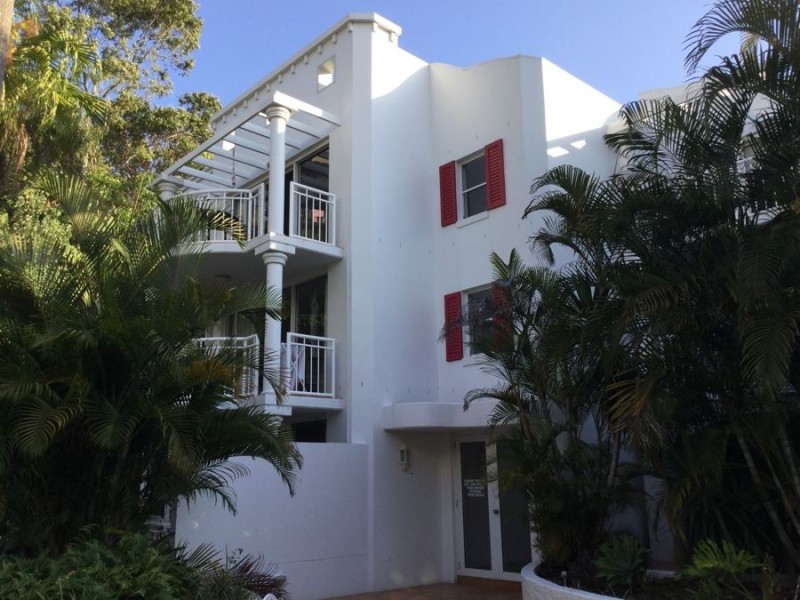 31/28 Chairlift Avenue “Santorini by the Sea”, Mermaid Beach QLD 4218
