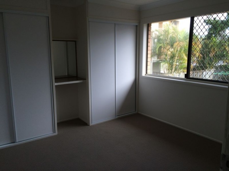 2/2042 Gold Coast Highway, Miami QLD 4220