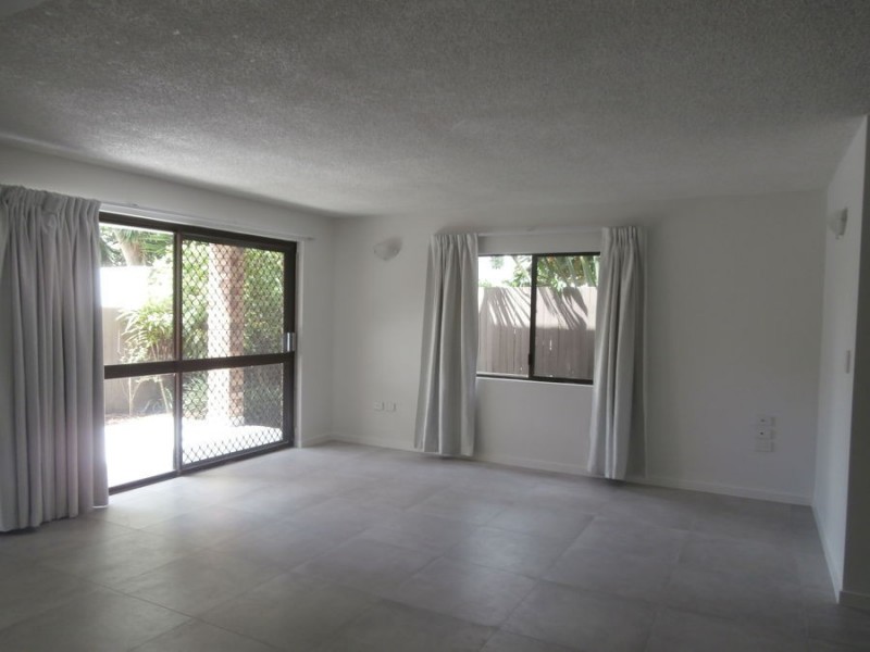 1/13 Chairlift Avenue East, Mermaid Beach QLD 4218