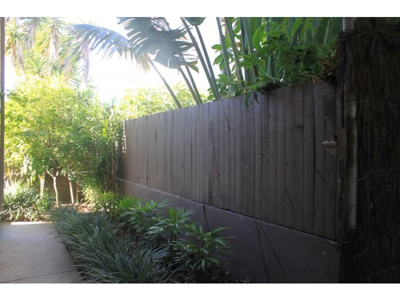 1/13 Chairlift Avenue East, Mermaid Beach QLD 4218