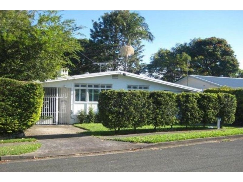 4 Mary Street, Labrador QLD 4215