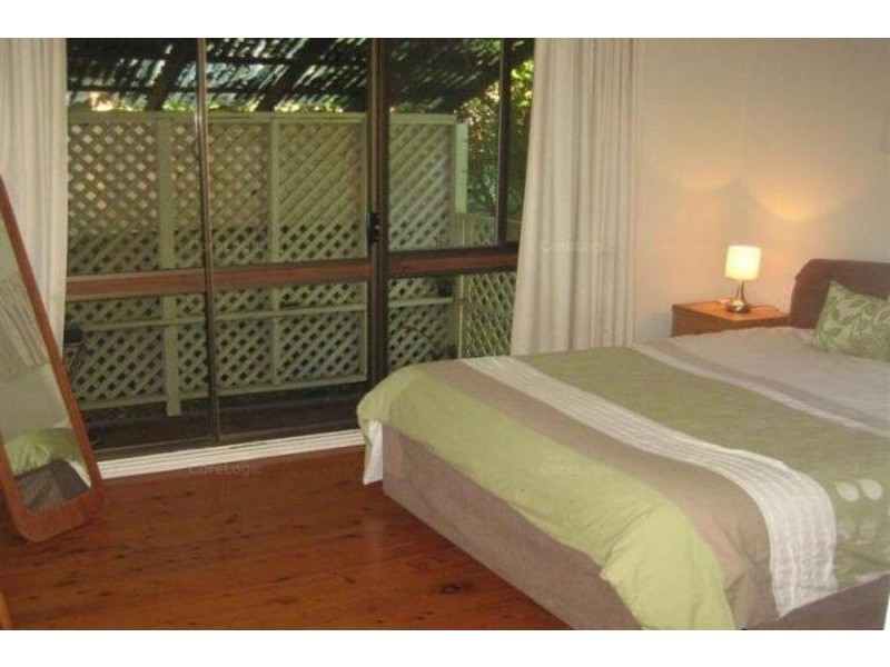 4 Mary Street, Labrador QLD 4215