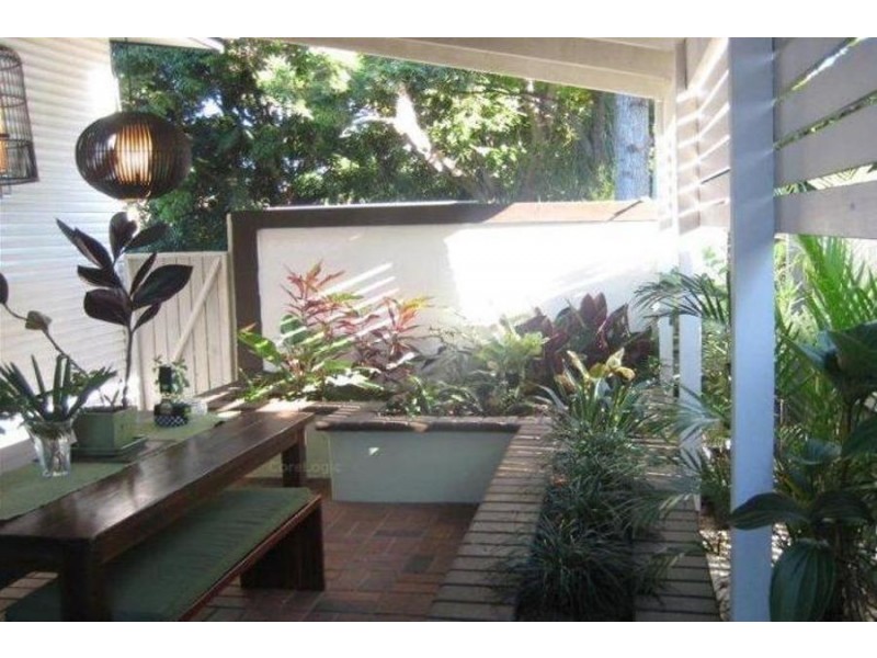 4 Mary Street, Labrador QLD 4215