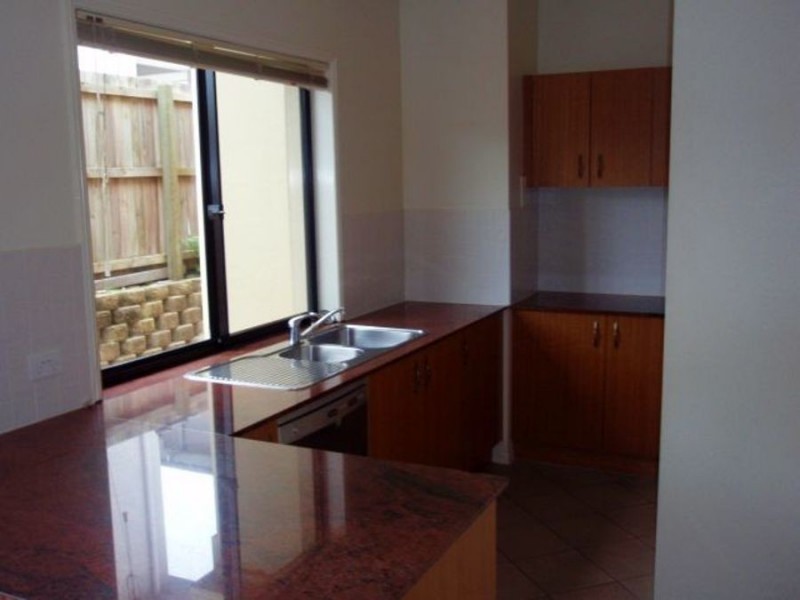 9/141 Cotlew Street, Ashmore QLD 4214