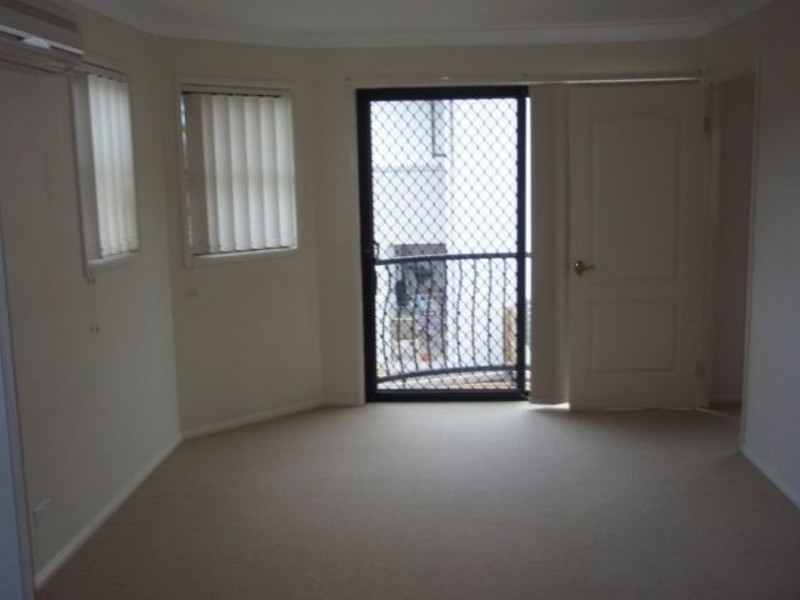 9/141 Cotlew Street, Ashmore QLD 4214