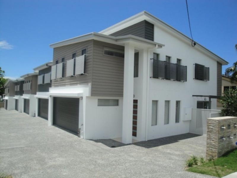 5 119 Eugaree St, Southport QLD 4215