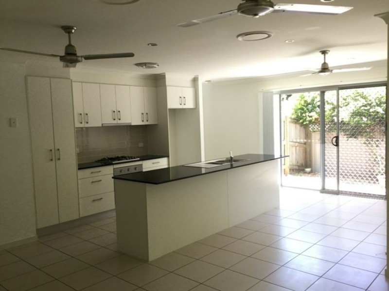5 119 Eugaree St, Southport QLD 4215