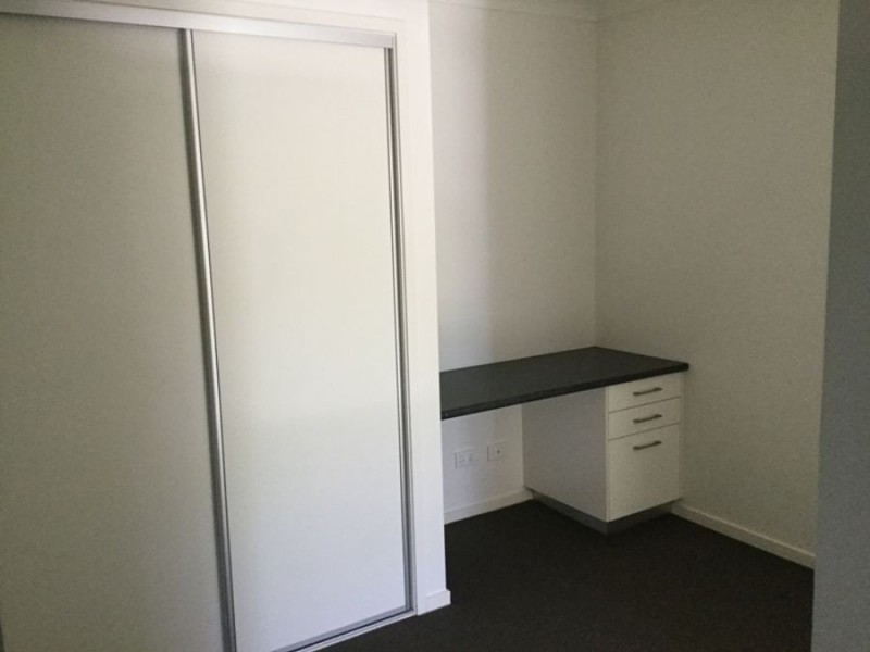 5 119 Eugaree St, Southport QLD 4215
