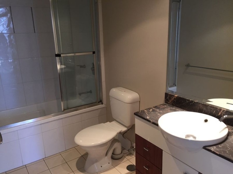 2032/23 Ferny Ave – ‘Chevron Renaissance’, Surfers Paradise QLD 4217