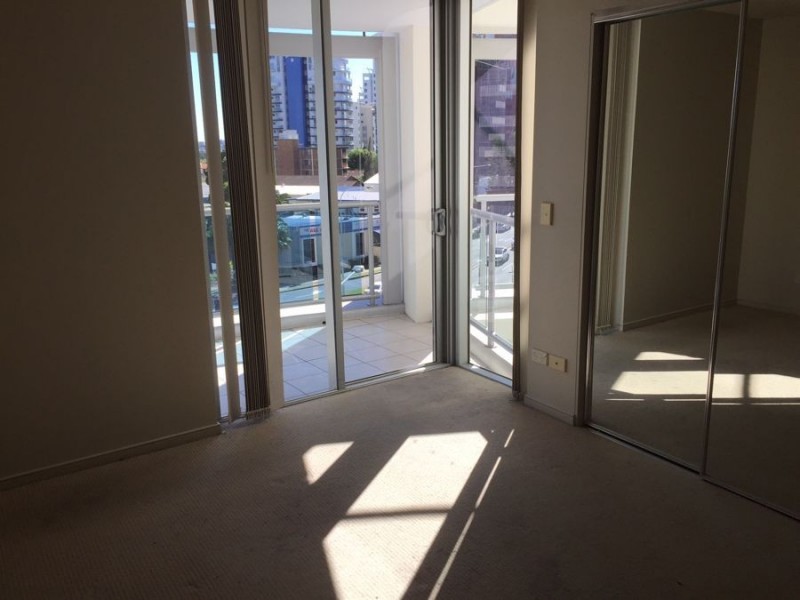 2032/23 Ferny Ave – ‘Chevron Renaissance’, Surfers Paradise QLD 4217