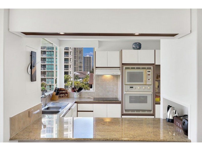 401 1 Peak Avenue, Main Beach QLD 4217