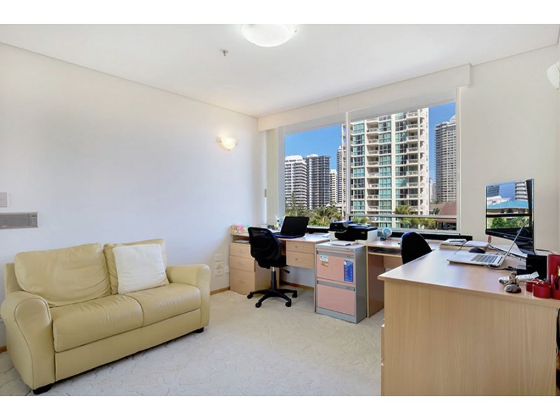 401 1 Peak Avenue, Main Beach QLD 4217