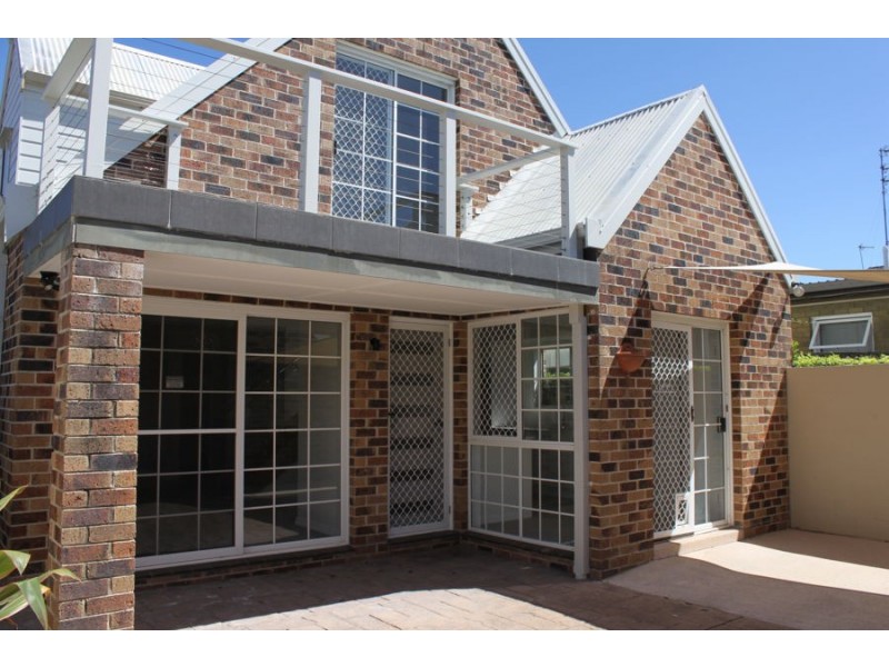 1/30 Sunbrite Avenue, Mermaid Beach QLD 4218