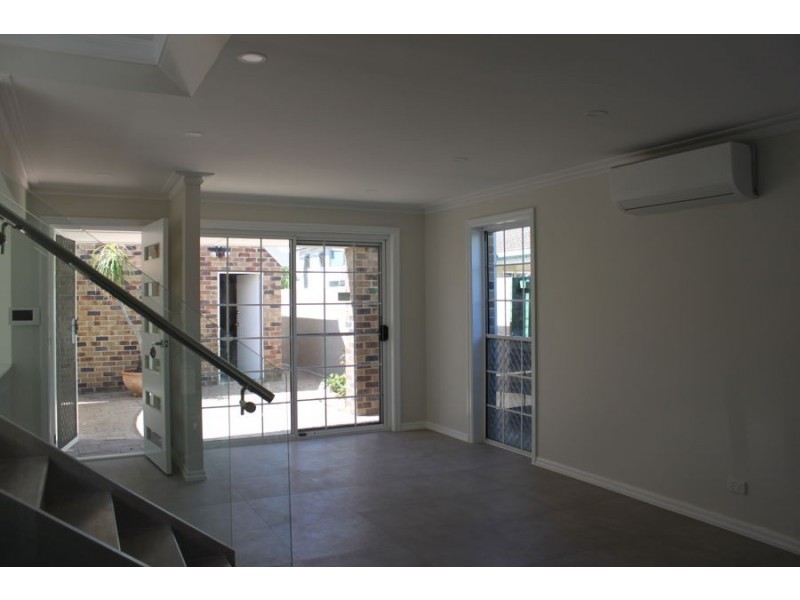 1/30 Sunbrite Avenue, Mermaid Beach QLD 4218