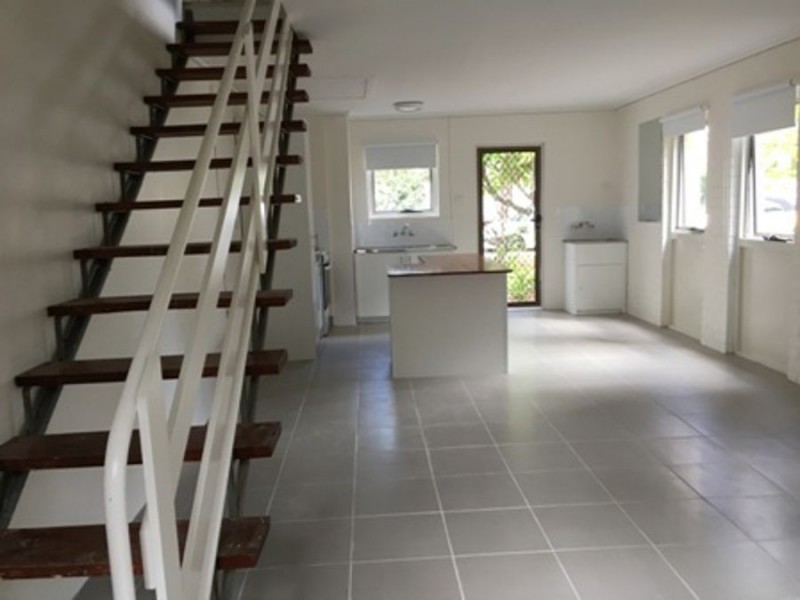 1/15 George Ave, Broadbeach QLD 4218