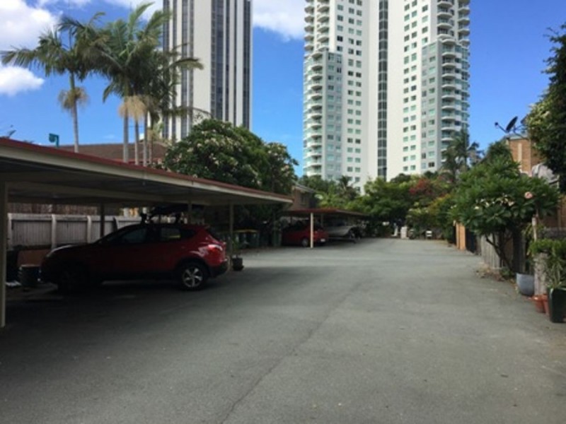 1/15 George Ave, Broadbeach QLD 4218