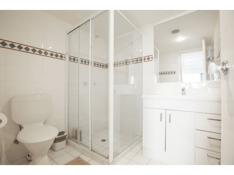 A22/1 Great Hall Drive, Miami QLD 4220