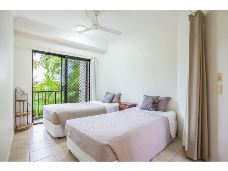 A22/1 Great Hall Drive, Miami QLD 4220