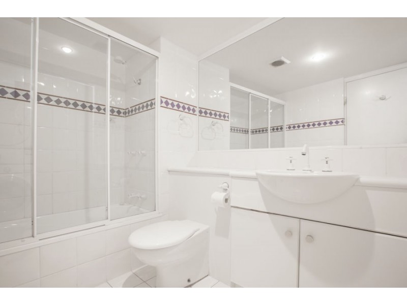 A22/1 Great Hall Drive, Miami QLD 4220