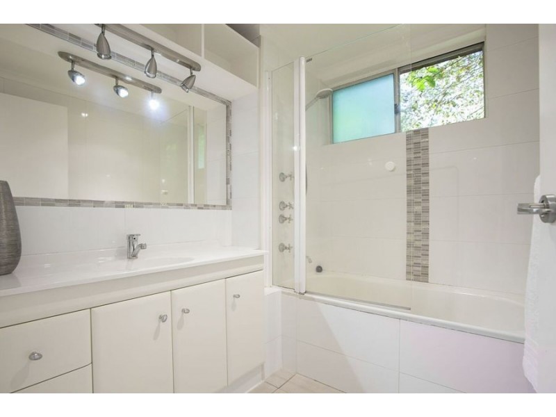 22/111 Rio Vista Boulevard, Broadbeach Waters QLD 4218