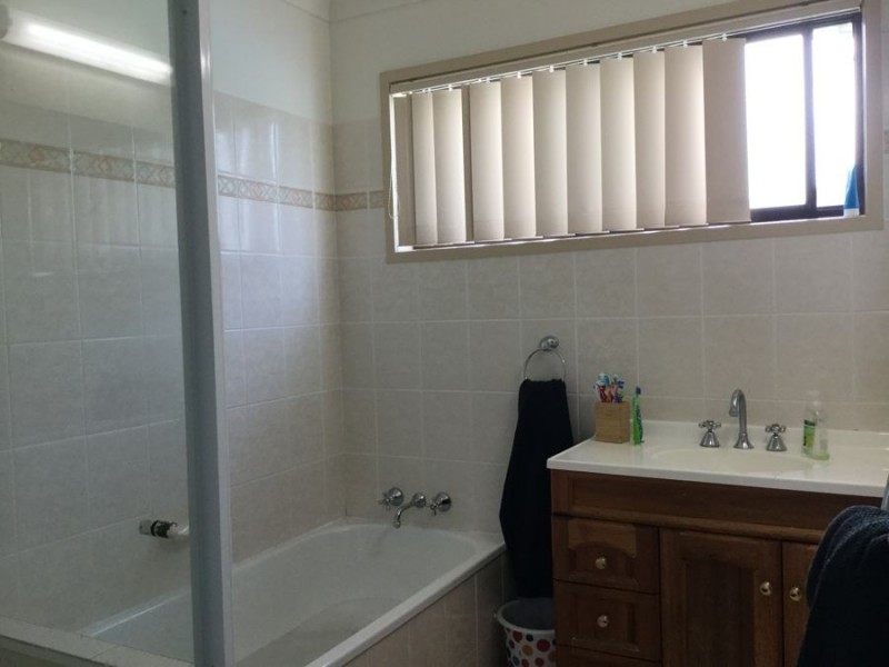 23 Honeyeater Drive, Burleigh Waters QLD 4220