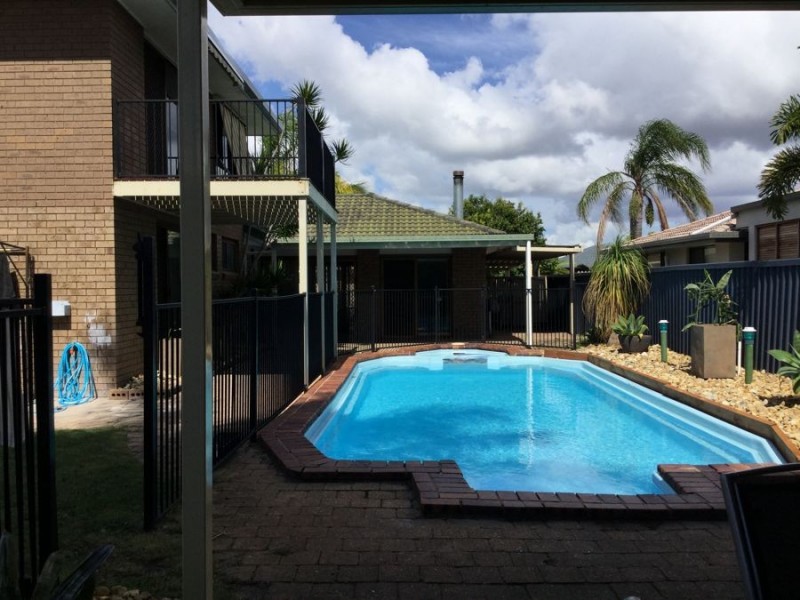 23 Honeyeater Drive, Burleigh Waters QLD 4220