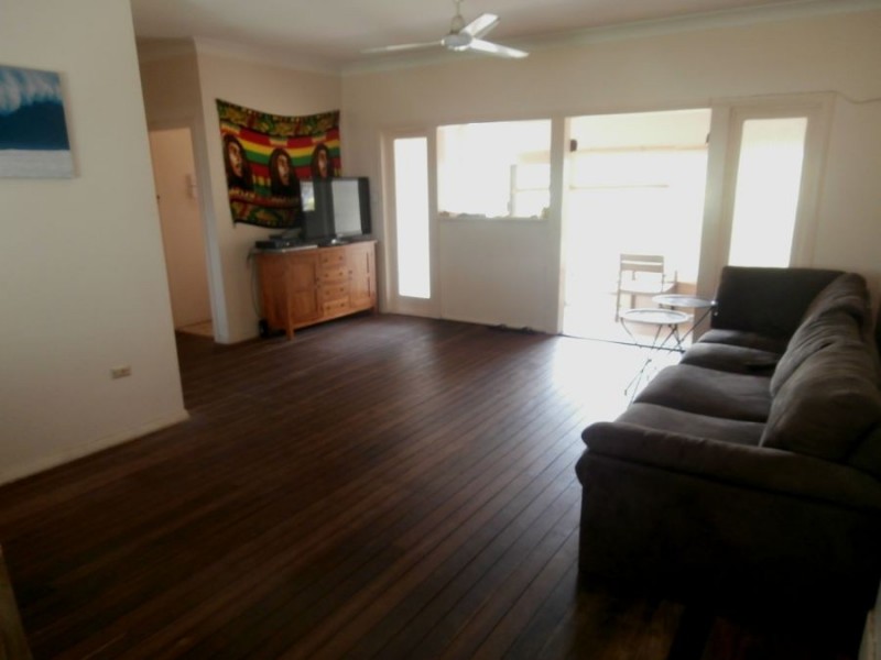 27 Seabeach Avenue, Mermaid Beach QLD 4218