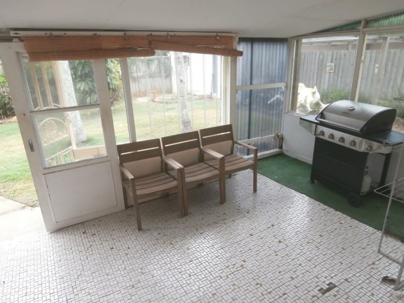 27 Seabeach Avenue, Mermaid Beach QLD 4218